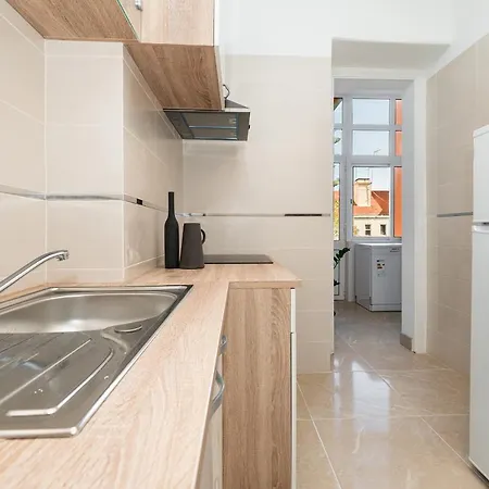 Apartment Charming And Bright Near Campo Pequeno Lisbon
