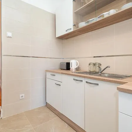 Charming And Bright Near Campo Pequeno 리스본